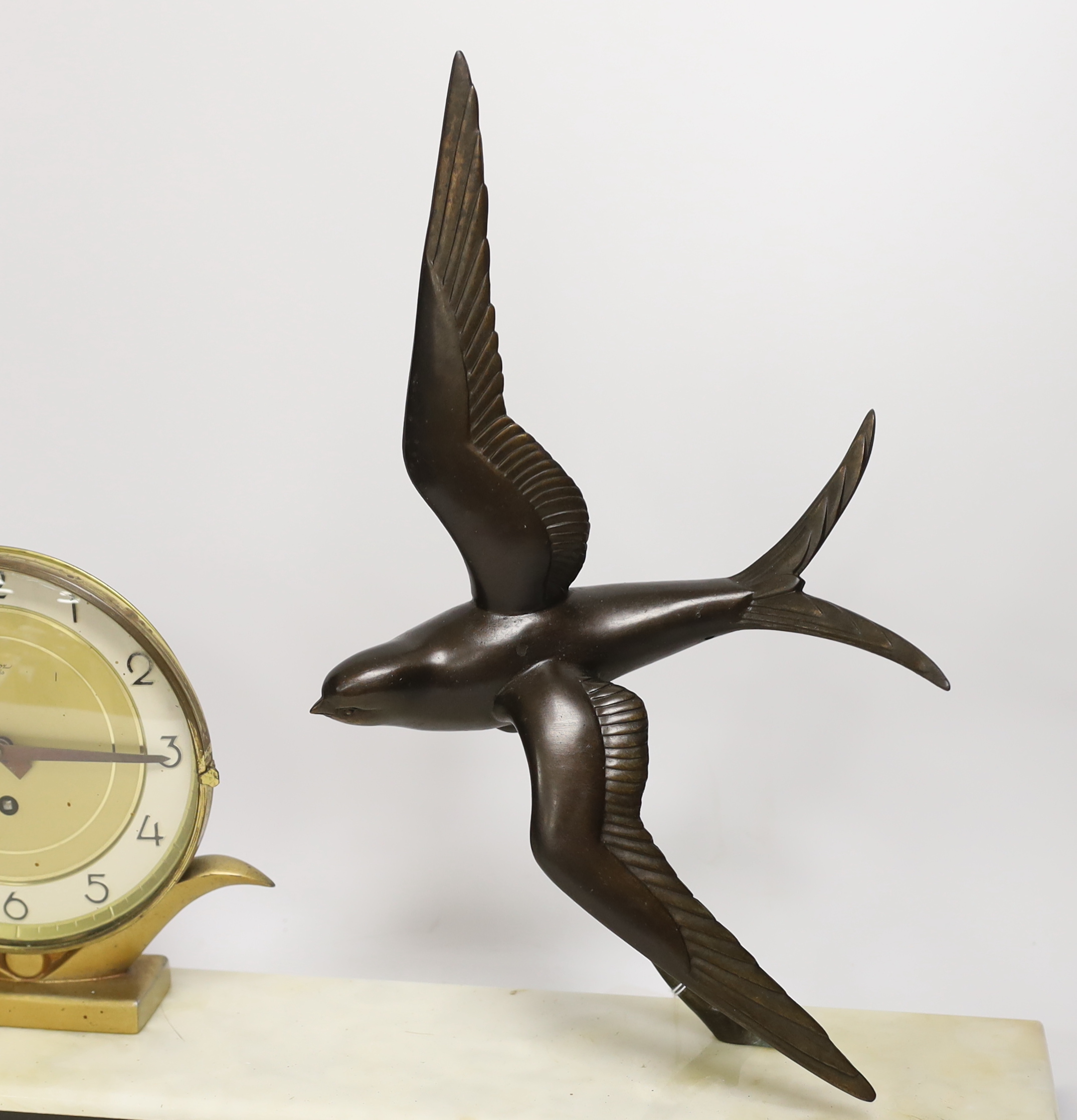 A French Art Deco 'swallow' mantel clock, 54.5cm